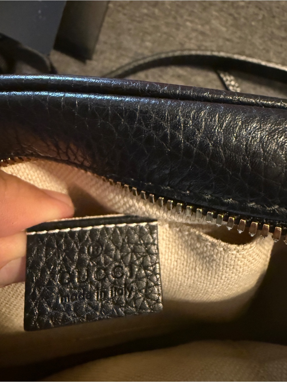 Gucci Black Leather Shoulder Bag with Gold Hardware - Picture 6 of 13